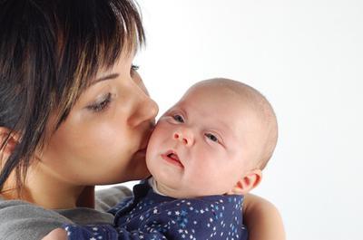 A csecsemő arcán fellépő kiütés - az SOS jel a szervezetből?