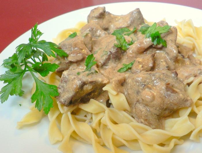 A marhahúsra szánt stroganova receptje: ízletes hús vacsorára