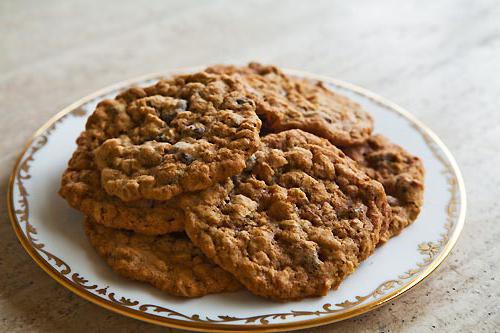 Finom és hasznos zabpehely cookie-k: Julia Vysotskaya receptje