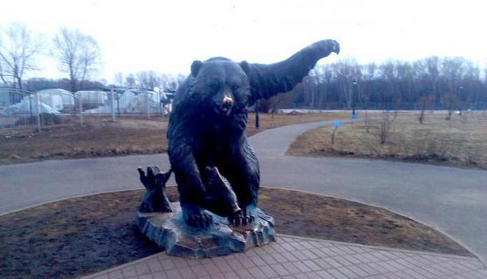 Yaroslavl 1000. évfordulójának emlékműve és parkja: a hős városa új szimbóluma