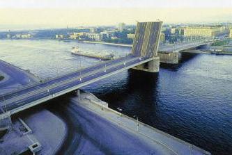 Volodarsky híd Szentpéterváron